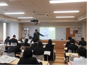 なぜ新聞を読むのか